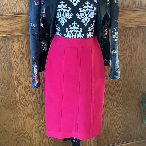 BCBG Bodycon Pink Pencil Skirt Sm - Picture 1 of 3